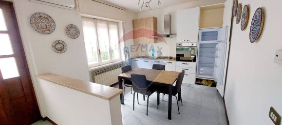 7 rooms House in Endine Gaiano, Italy No. 128970 3