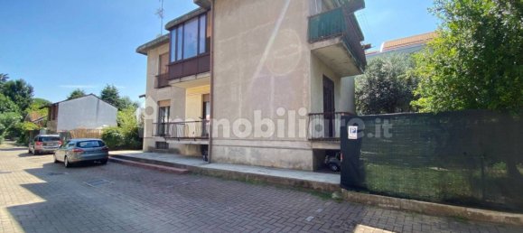 Квартира с 2 спальнями в Галларате, Италия № 367108 18