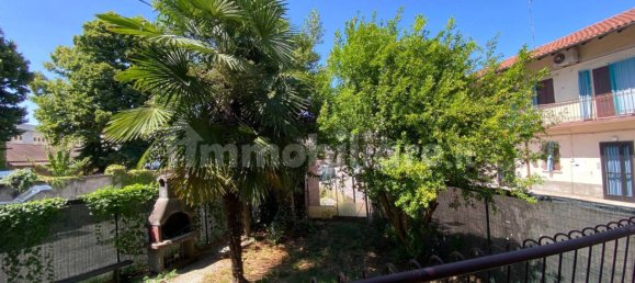 Квартира с 2 спальнями в Галларате, Италия № 367108 13