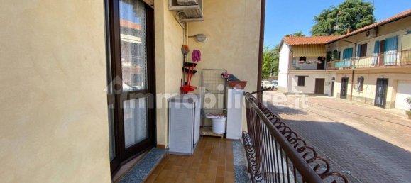 Квартира с 2 спальнями в Галларате, Италия № 367108 8