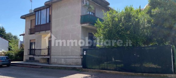 Квартира с 2 спальнями в Галларате, Италия № 367108 2