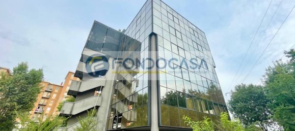 Gebäude in Cologno Monzese, Italy 3016m², Nr. 283354 2