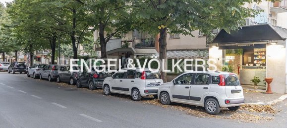 2-salle Propriété commerciale à Rome, Italy No. 63251 2