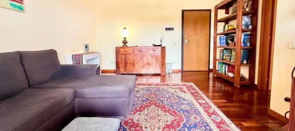 3غرفة شقة في Quartu Sant'Elena, Italy رقم 281169 6