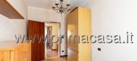 5 rooms Apartment in Correggio, Italy No. 39797 14