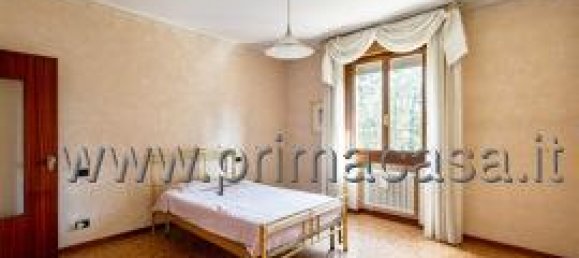 5 rooms Apartment in Correggio, Italy No. 39797 8