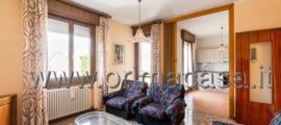 5 rooms Apartment in Correggio, Italy No. 39797 2