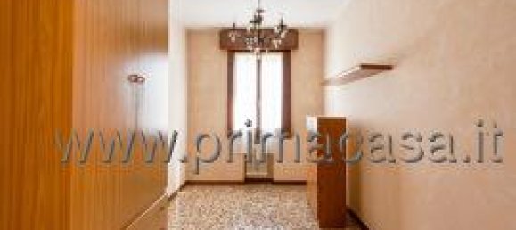 5 rooms Apartment in Correggio, Italy No. 39797 13