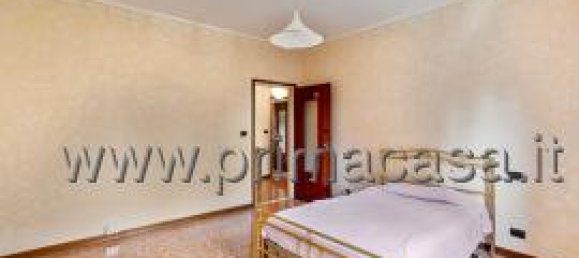 5 rooms Apartment in Correggio, Italy No. 39797 9