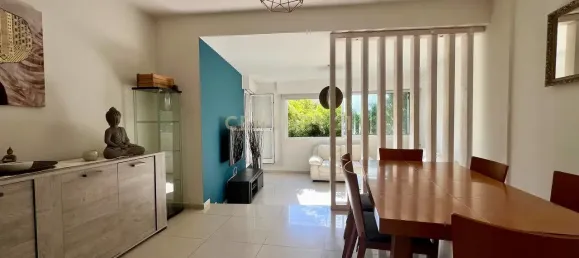 3 bedrooms Apartment in Limassol, Cyprus No. 4559 2