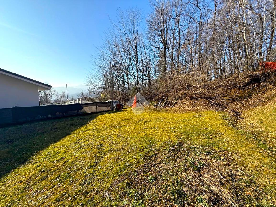 Grundstück in Giaveno, Italy 70m², Nr. 155523