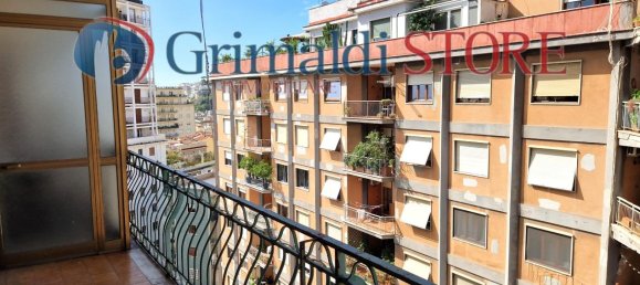 4 rooms Apartment in Naples, Italy No. 144088 6