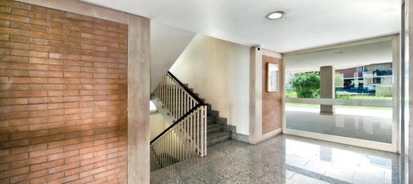 5 rooms Apartment in Rome, Italy No. 16388 4