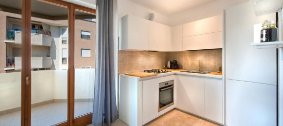 5 rooms Apartment in Rome, Italy No. 16388 11