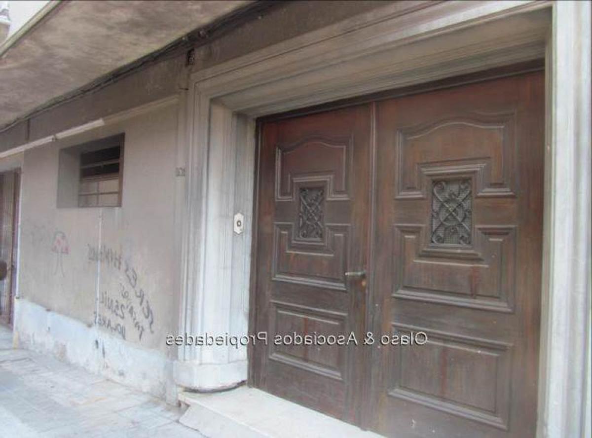 Casa de 4 dormitorios en Montevideo, Uruguay No. 2525