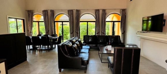 3 bedrooms House in Pattaya, Thailand No. 64796 2