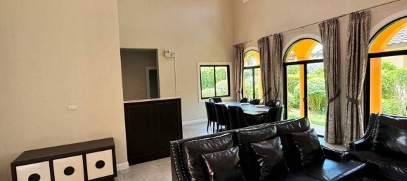 3 bedrooms House in Pattaya, Thailand No. 64796 3