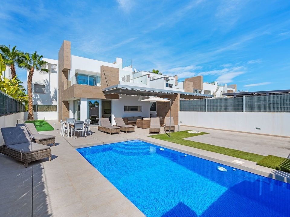 3 Schlafzimmer Villa in Guardamar del Segura, Spain, Nr. 222516