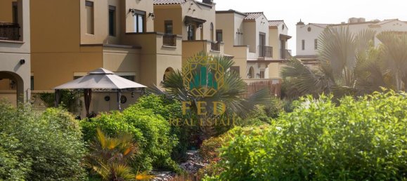 Villa T2 em Mirdif, UAE N.º 8134 12