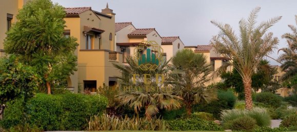 Villa T2 em Mirdif, UAE N.º 8134 11