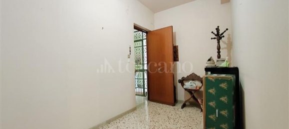 5-Zimmer Wohnung in Palermo, Italy, Nr. 44959 3