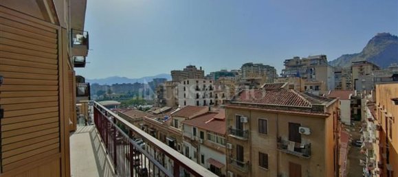 5-Zimmer Wohnung in Palermo, Italy, Nr. 44959 15