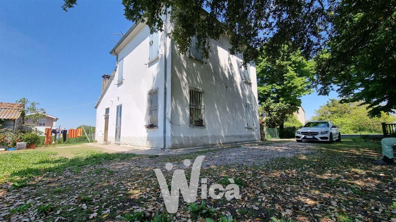 5 rooms House in Cervia, Italy No. 113957