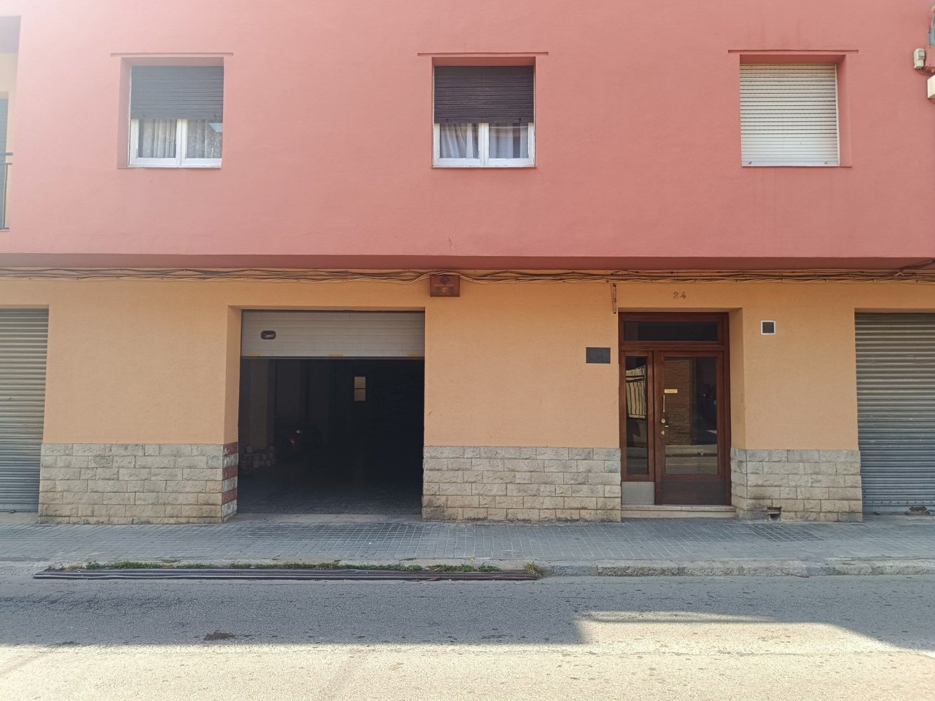  عقار تجاري في Figueres, Spain 736متر مربع رقم 156543