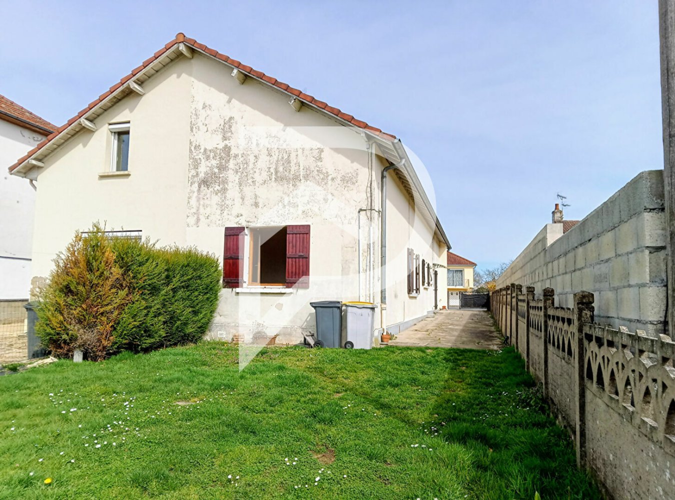 2 bedrooms House in Saint-Vallier, France No. 193631