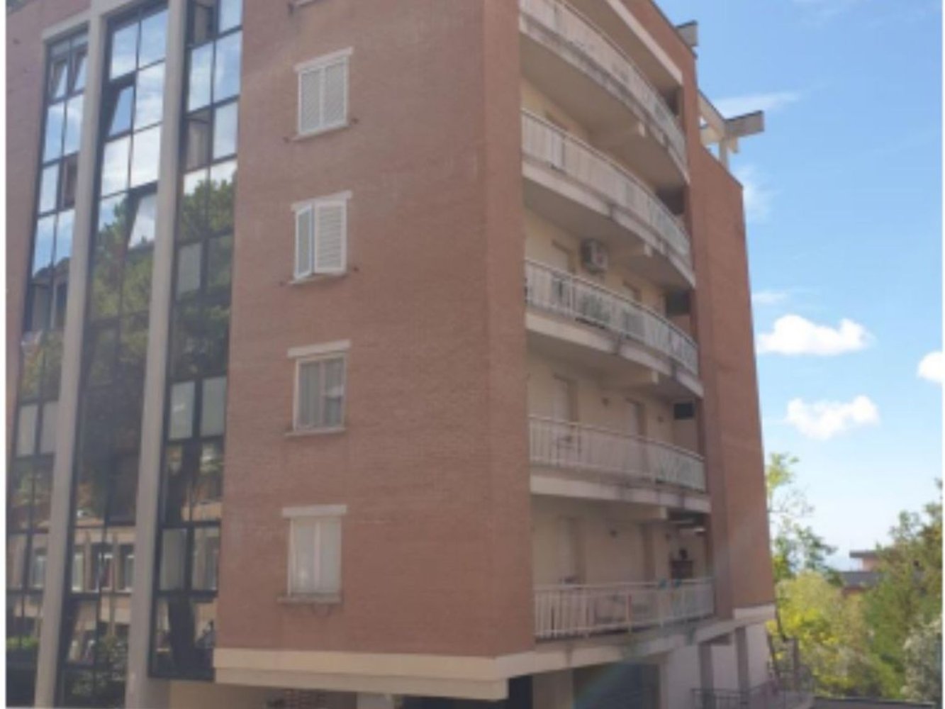 Квартира с 5 спальнями в Перуджа, Италия № 324436