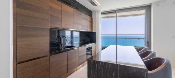 4 bedrooms Apartment in Limassol, Cyprus No. 11990 8