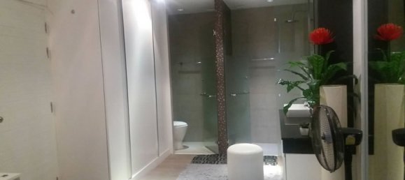2 bedrooms Condo in Pattaya, Thailand No. 1085 3