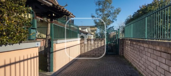 2 bedrooms Villa in Labico, Italy No. 30776 3