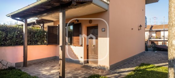 2 bedrooms Villa in Labico, Italy No. 30776 4