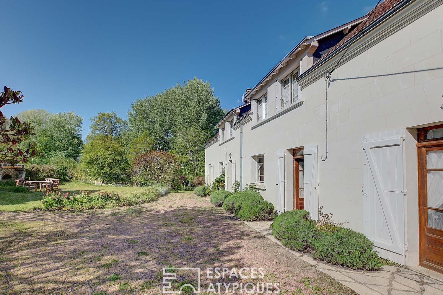Casa de 4 dormitorios en Faverolles-sur-Cher, France No. 91154