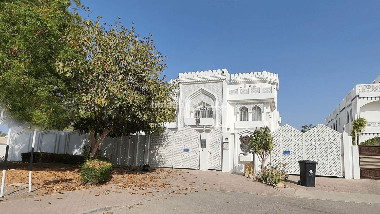 8 bedrooms Villa in Muscat, Oman No. 331
