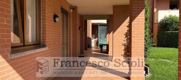 3 bedrooms Apartment in Saronno, Italy No. 379264 7