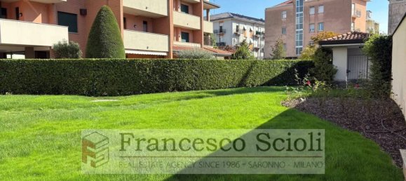 3 bedrooms Apartment in Saronno, Italy No. 379264 2