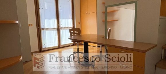 3 bedrooms Apartment in Saronno, Italy No. 379264 8
