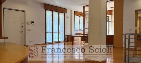 3 bedrooms Apartment in Saronno, Italy No. 379264 3