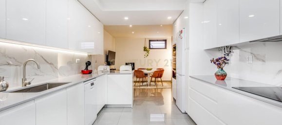 3 bedrooms Villa in Oeiras, Portugal No. 117704 4