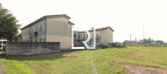 Apartamento de 3 habitaciónes en Alfonsine, Italy No. 42015 2