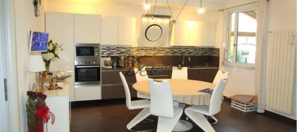 4 غرف نوم فيلا في Porcari, Italy رقم 175068 4