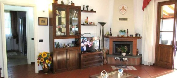 4 غرف نوم فيلا في Porcari, Italy رقم 175068 24