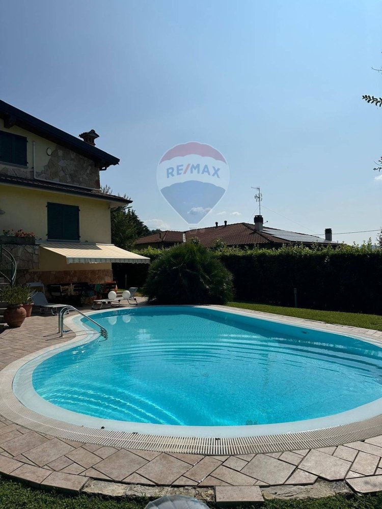 5 rooms Villa in Albano Sant'Alessandro, Italy No. 338630