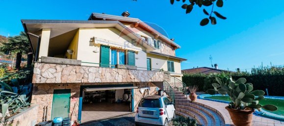 5 rooms Villa in Albano Sant'Alessandro, Italy No. 338630 2