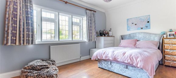 5 bedrooms House in Hadley Wood, United Kingdom No. 6560 30