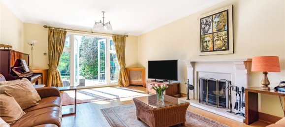 5 bedrooms House in Hadley Wood, United Kingdom No. 6560 38