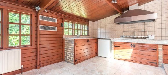 5 bedrooms House in Hadley Wood, United Kingdom No. 6560 62