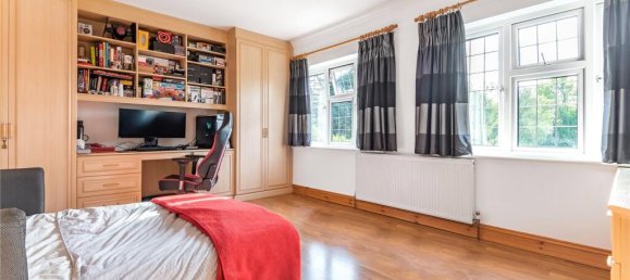 5 bedrooms House in Hadley Wood, United Kingdom No. 6560 57